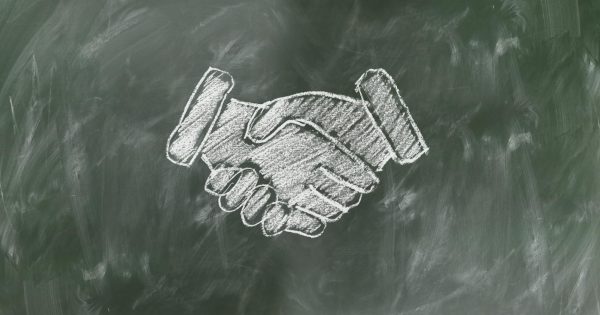 https://www.pickpik.com/shake-hands-shaking-hands-handshake-teamwork-staff-team-35498 