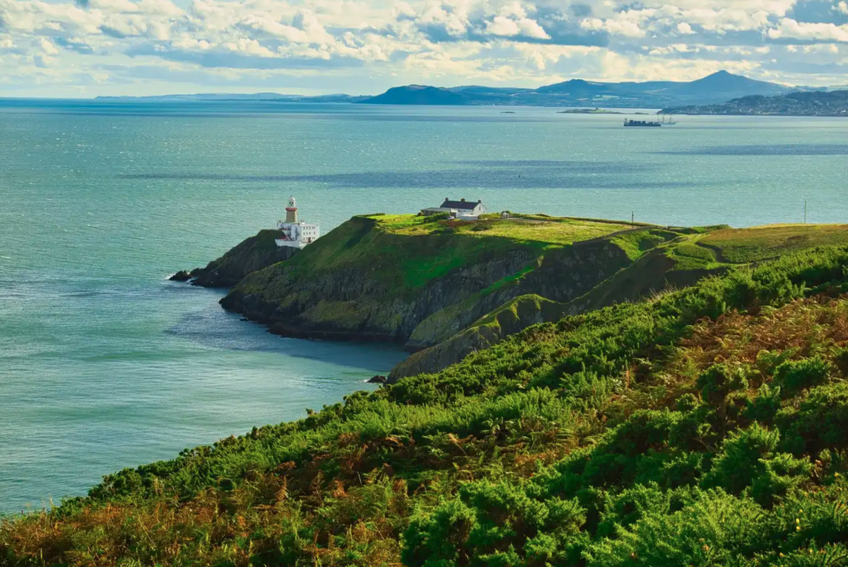 https://pixabay.com/photos/ireland-dublin-howth-landscape-5530644/