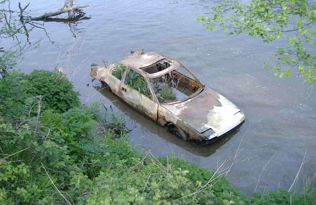 https://commons.wikimedia.org/wiki/File:Water_feature_-_Abandoned_car_in_the_Severn_near_Ribbesford_-_geograph.org.uk_-_418506.jpg