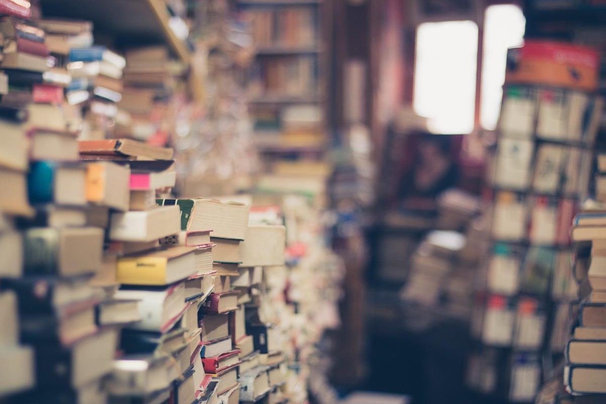https://pixabay.com/photos/books-stack-book-store-1163695/
